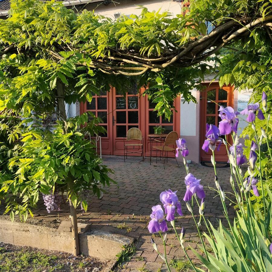 Apartamento Les Capucines La Souris Des Champs Étival-Clairefontaine Exterior foto